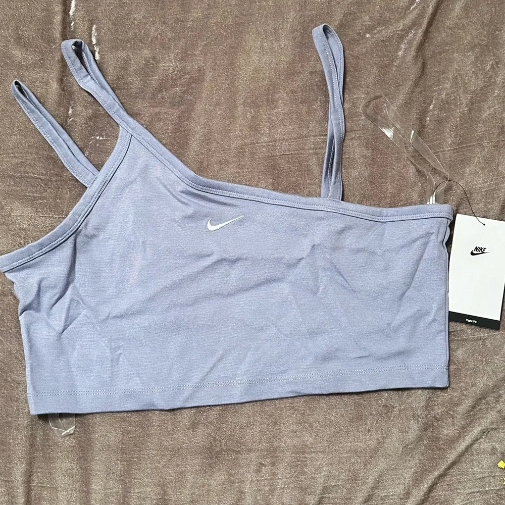Nike sports Bra - Picture 3 of 6